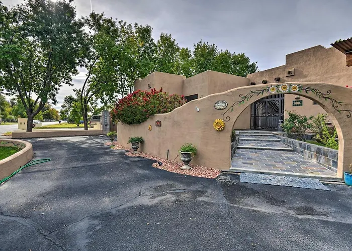 Rest Easy In Mesa! W/ Hot Tub & Shared Yard Ferienhaus
